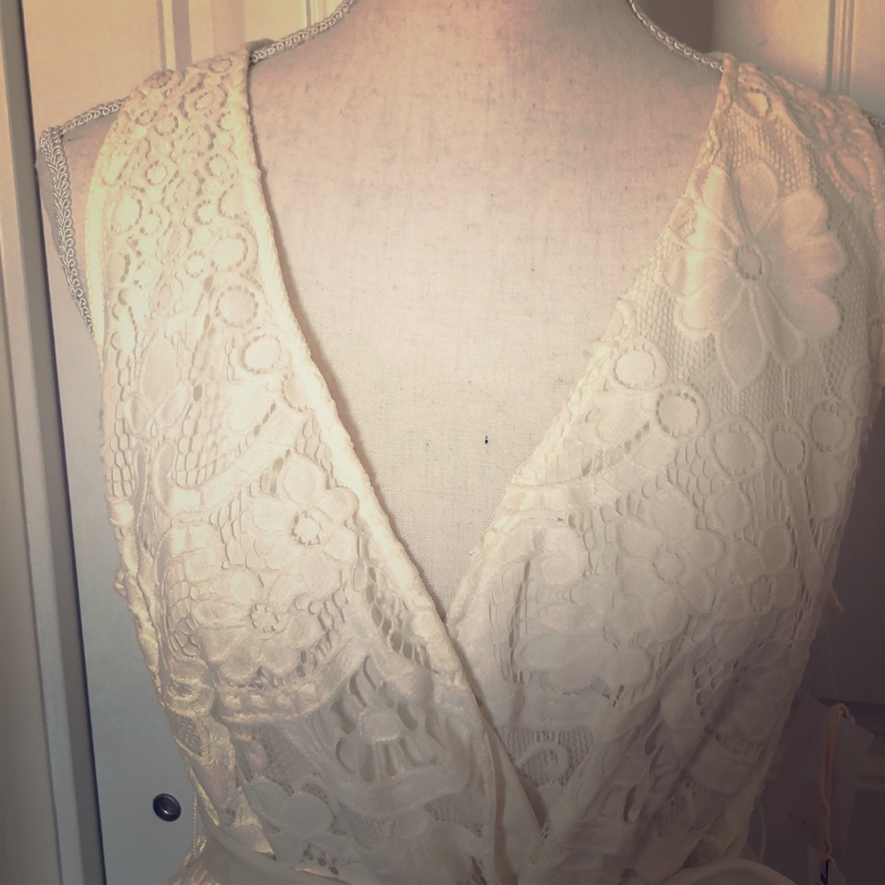 JESSICA SIMPSON White Lace Maternity Dress